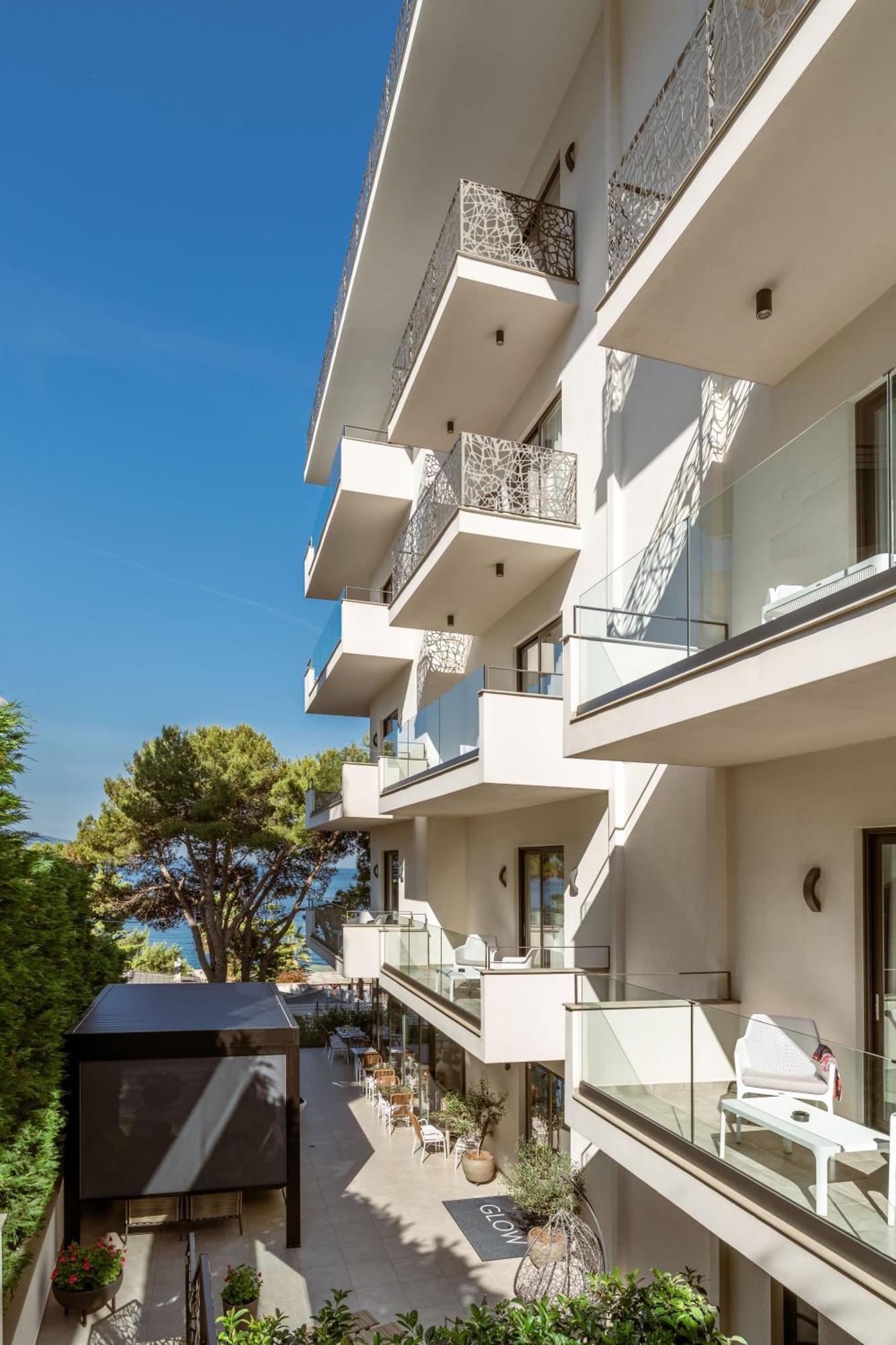 Glow Boutique Hotel & Suites Sarande Exterior photo